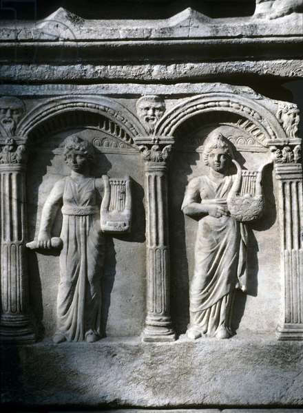 Music in Ephesus tomb relief